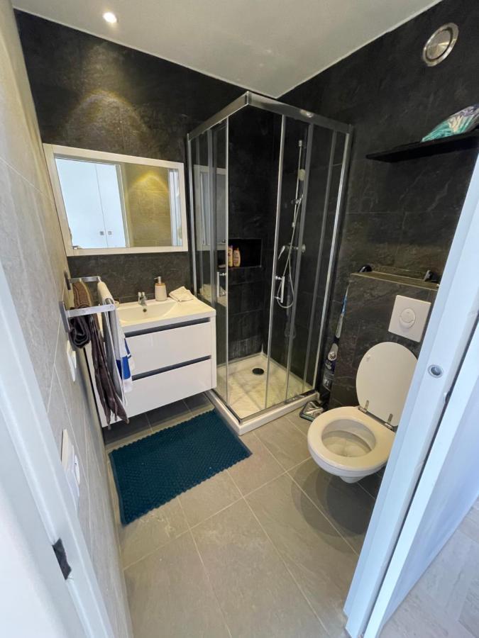 Beau Studio Dans Residence Avec Piscine Et Vue Sur La Ville - 5Min Des Plages Mandelieu Buitenkant foto